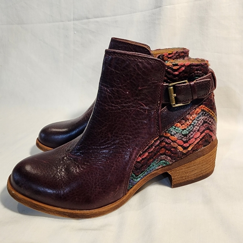 Comfortiva Creston Burgundy Leather Ankle Boots Size 9.5W